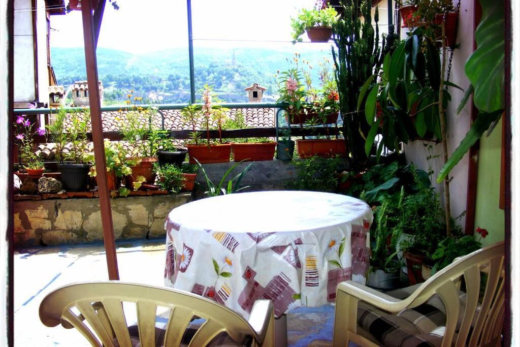 Authentic Guest Stay In The Heart Of Veliko Tarnovo Студио С Изглед Към Царевец Exterior foto